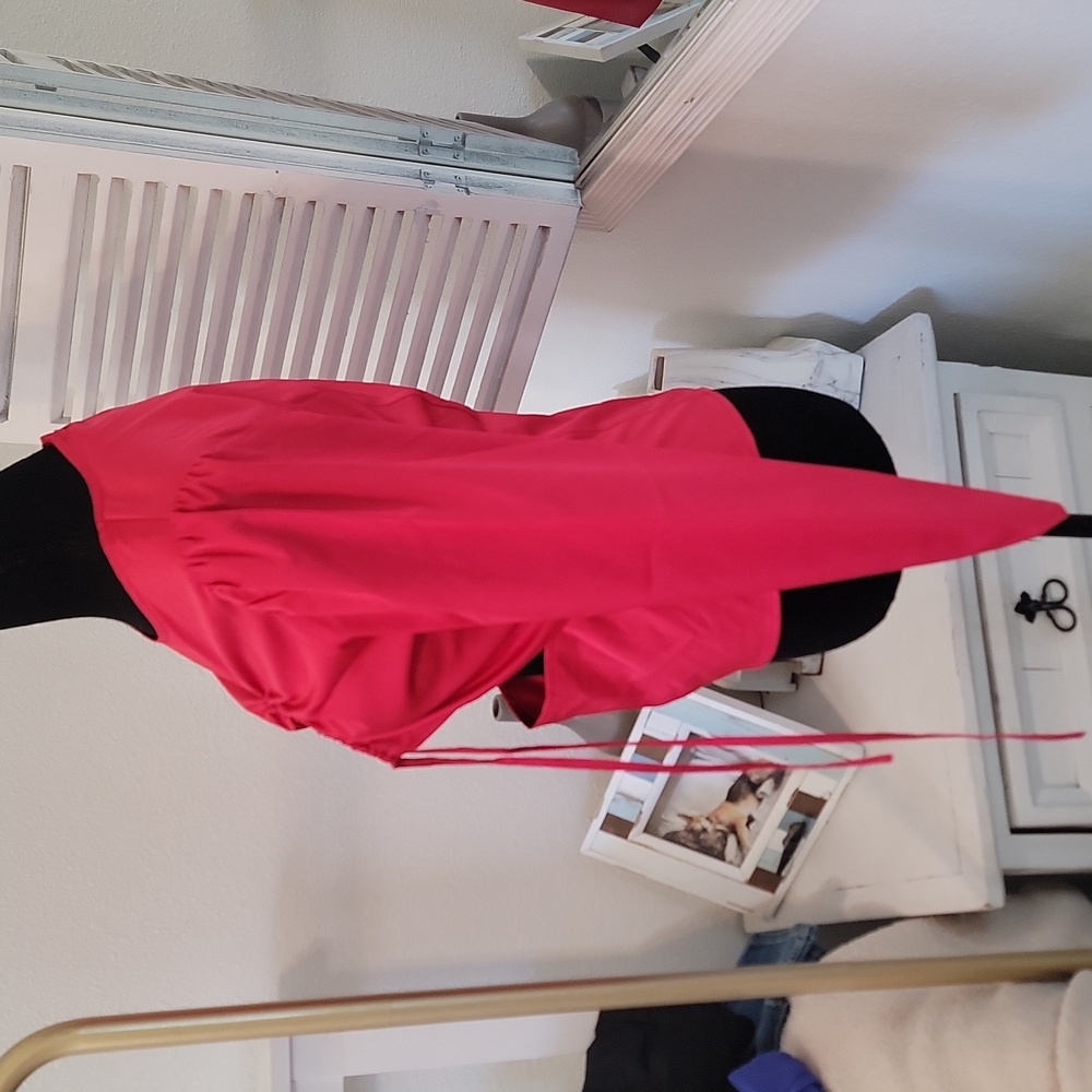 🆕️ Open Edit Cutout Ruched Blouse - Picture 4 of 9